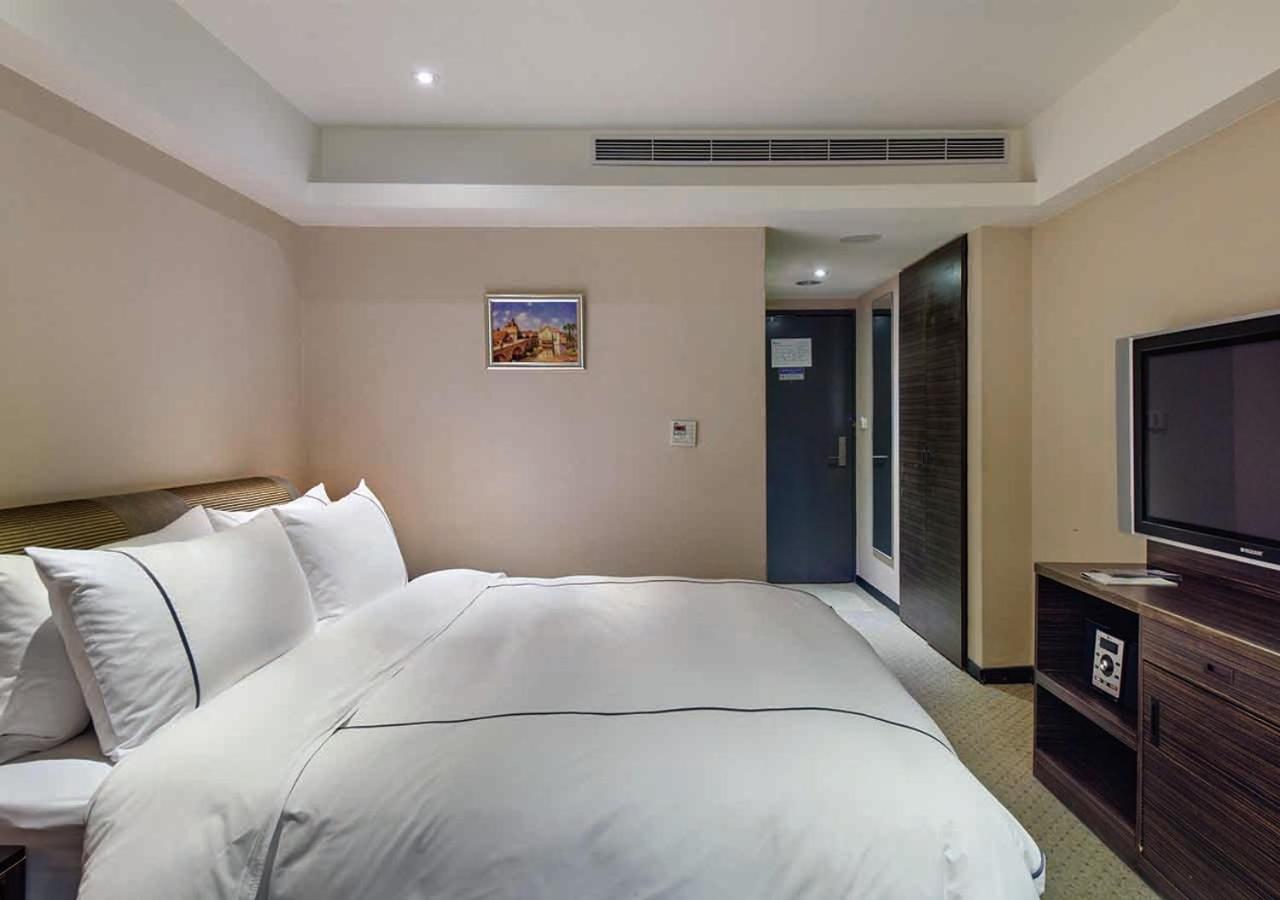 K Hotel Taipei Bagian luar foto