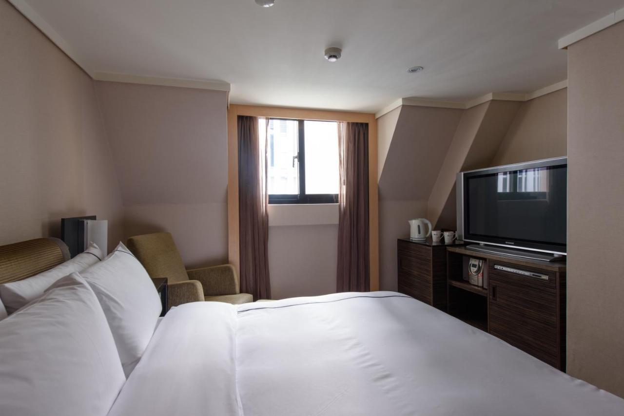 K Hotel Taipei Bagian luar foto