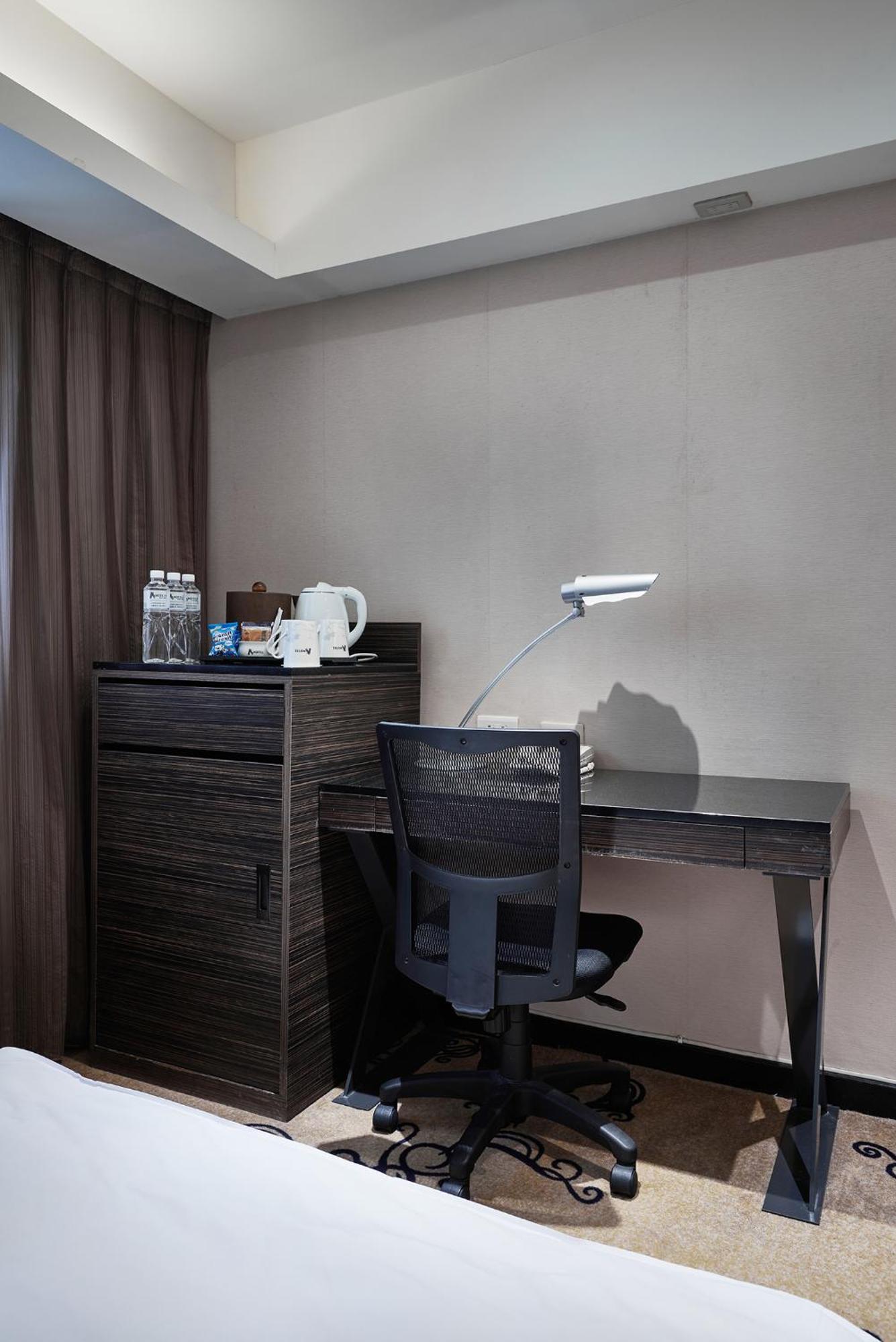 K Hotel Taipei Bagian luar foto