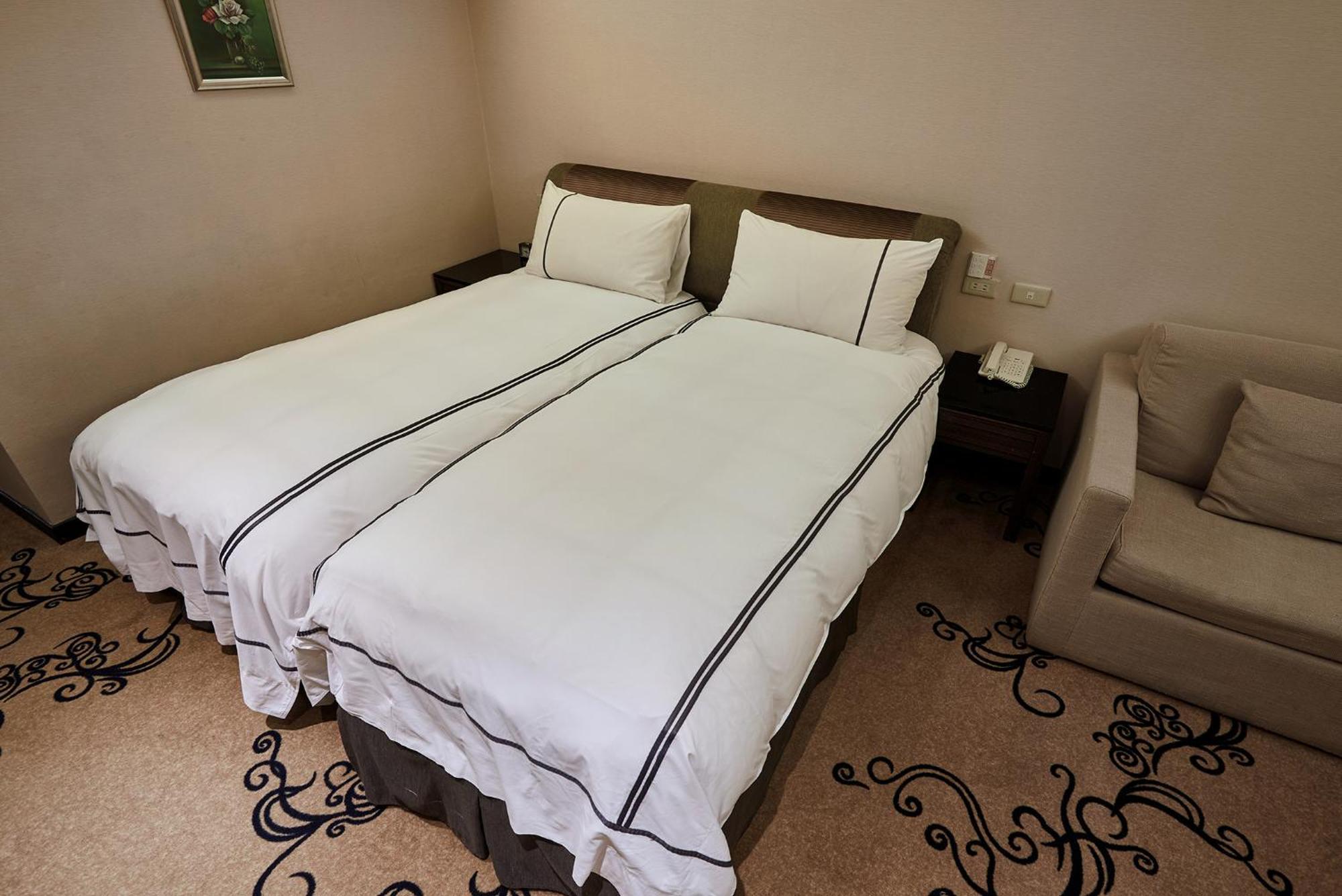 K Hotel Taipei Bagian luar foto