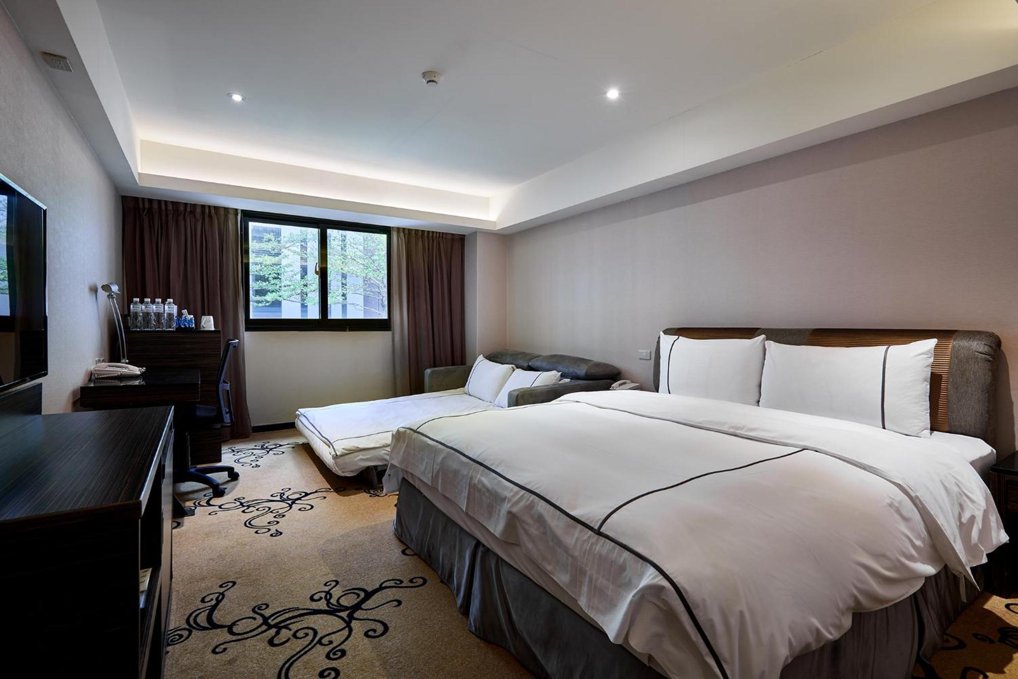 K Hotel Taipei Bagian luar foto
