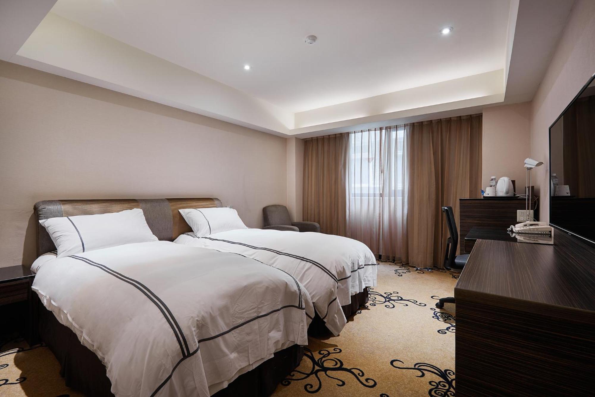 K Hotel Taipei Bagian luar foto
