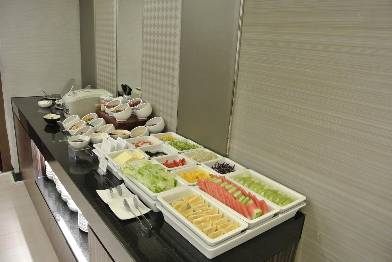 K Hotel Taipei Bagian luar foto